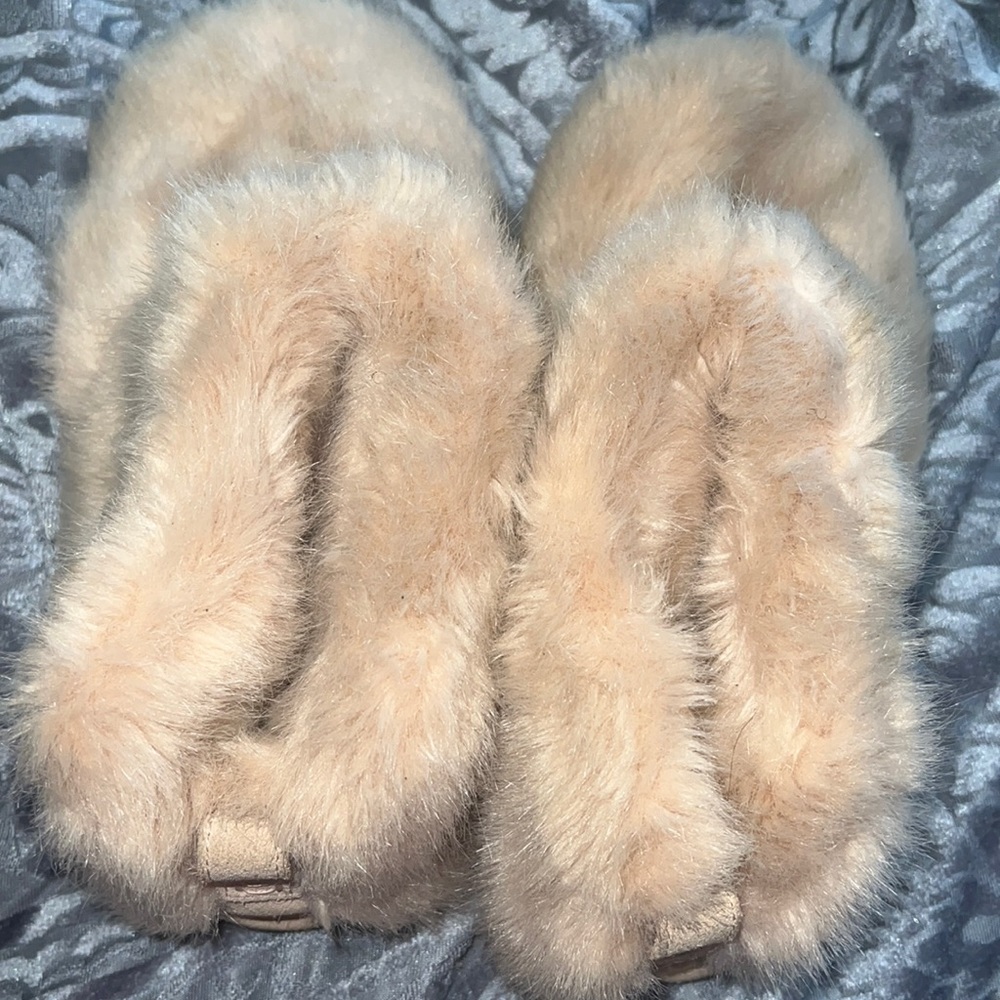 Used . Ugg Amary  fur slippers